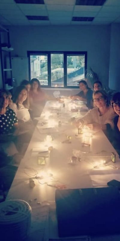 Manos a la luz